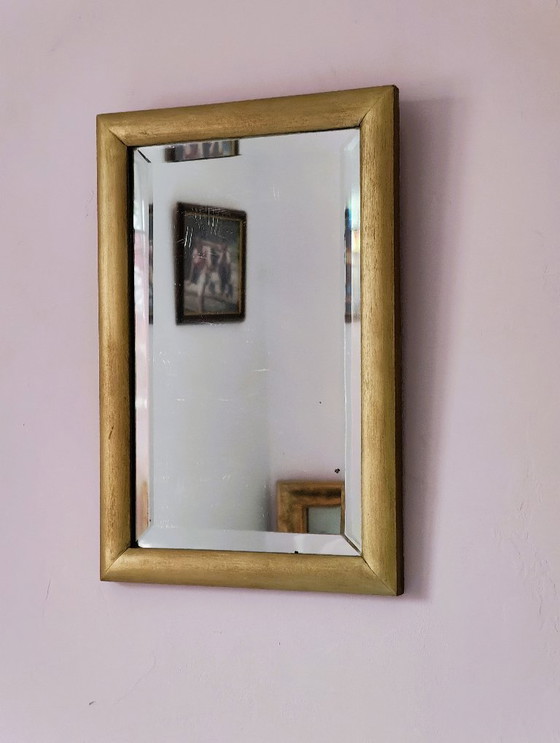 Image 1 of Kleiner antiker Spiegel aus vergoldetem Holz mit abgeschrägtem Glas