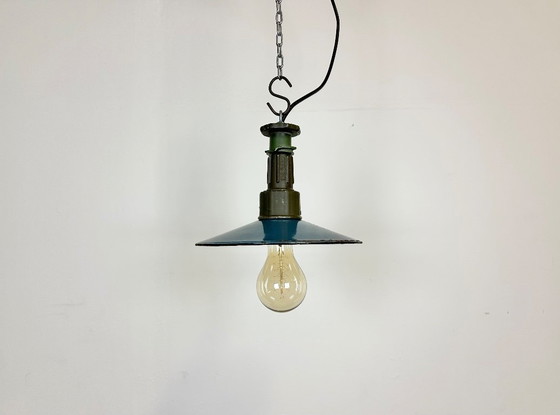Image 1 of Lampada a sospensione industriale in smalto blu con parte superiore in alluminio pressofuso, anni '60