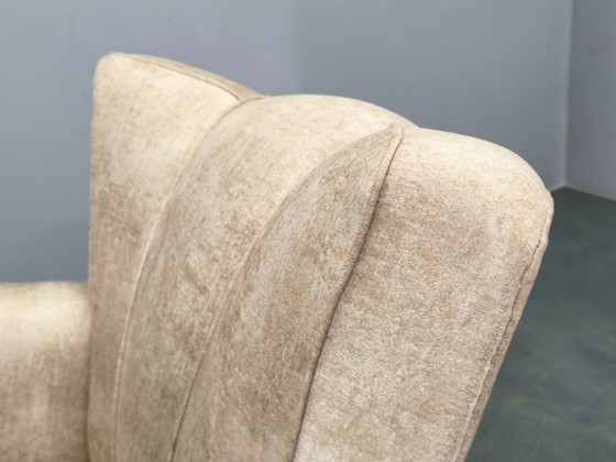 Image 1 of Fauteuil lounge sculptural en velours italien des années 1950