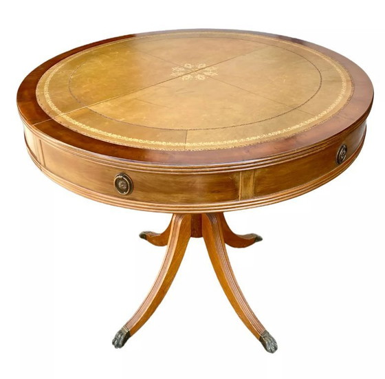 Image 1 of Round mahogany table with English-style leather top