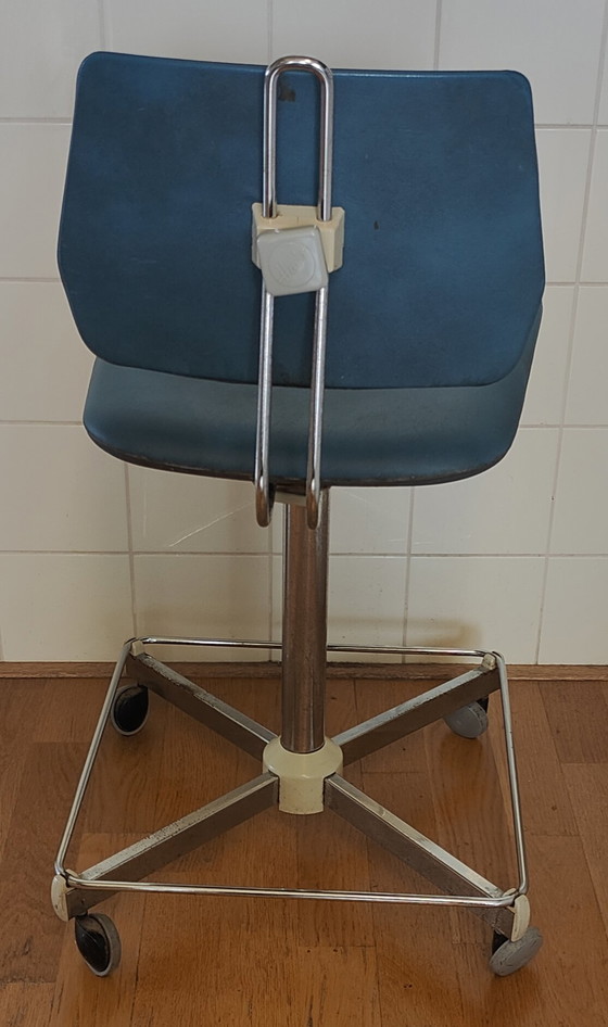 Image 1 of Space age bureaustoel van Hailo met zwenkwieltjes