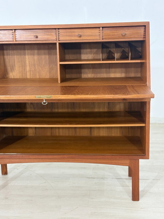 Secrétaire danois design milieu du XXe siècle / Bureau en teck / Bureau années 1960 / Secrétaire danois en (photo 8 of 17)