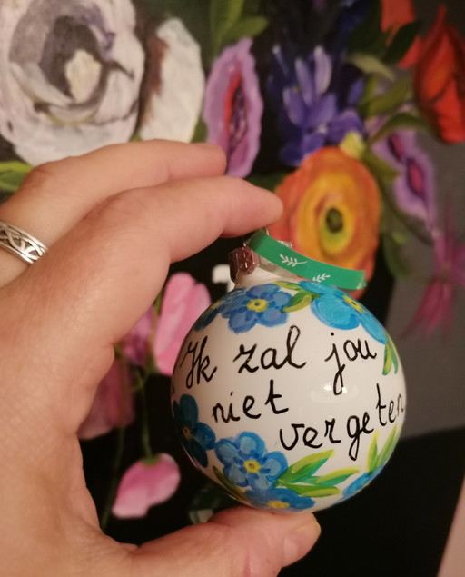 Hand-painted Christmas ball 'Forget-Me-Nots,' Artist Evalien Ritmeester