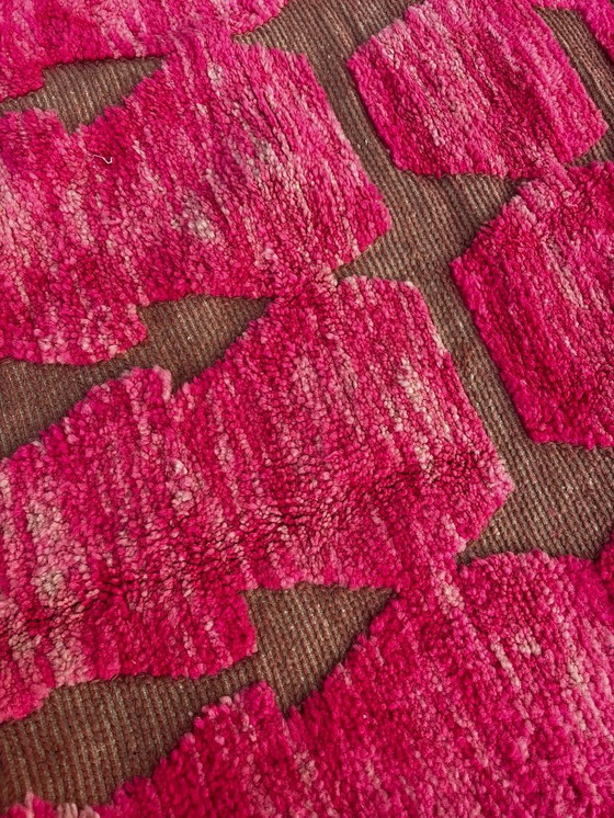 Image 1 of Pink Moroccan Mrirt Wool Rug 160x200 cm – Handwoven Berber Carpet