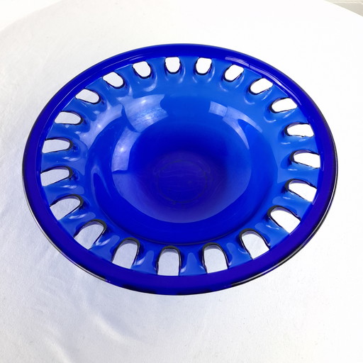 Bol vintage en verre bleu roi, datant des années 1960/70.