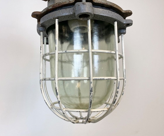 Image 1 of Suspension industrielle en fonte grise, style cage, années 1970