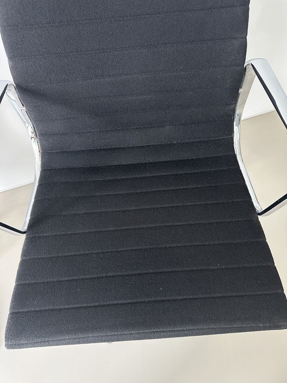 Image 1 of Silla de reunión giratoria Vitra EA108