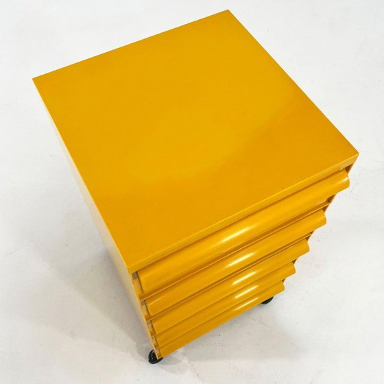 Image 1 of Commode à 5 tiroirs modèle 4601 sur roulettes, conçue par Simon Fussell pour Kartell, années 1970.