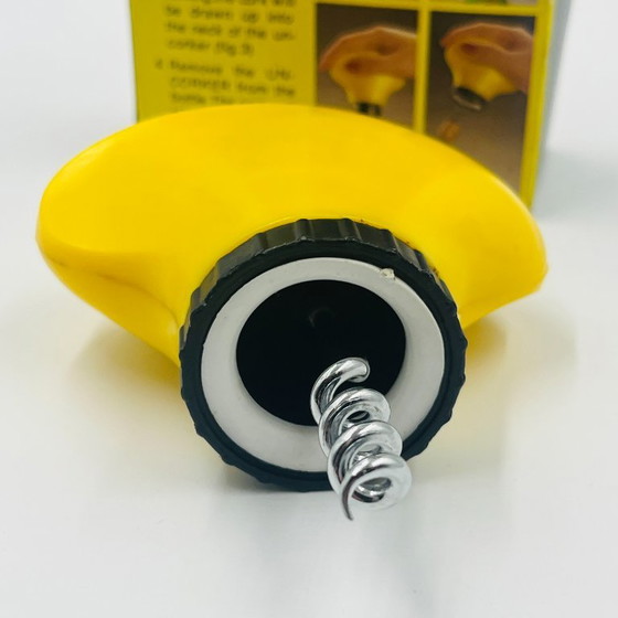 Sacacorchos Automático Pop Amarillo – Accesorios de mesa, Plástico (photo 5 of 6)