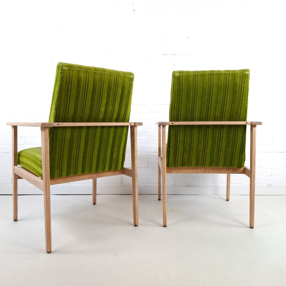 Image 1 of 2 sedie vintage anni '70 in legno con rivestimento in velluto verde