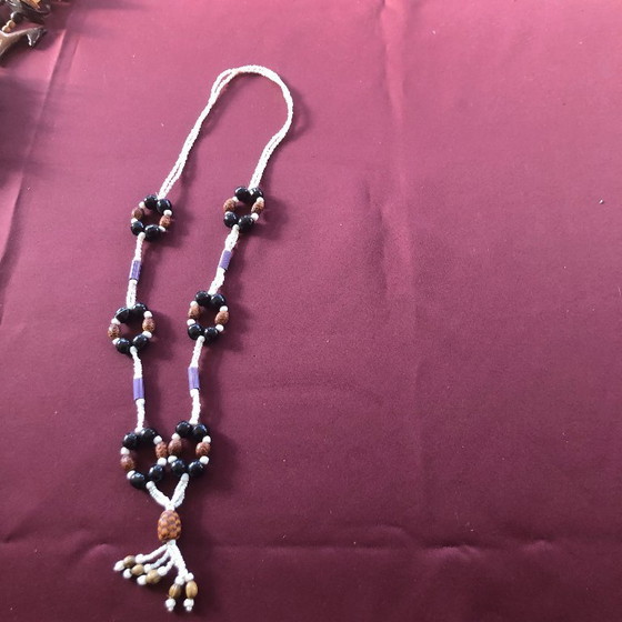 Image 1 of Collectie traditionele schelp- en kauri-gordels uit West-Afrika en Melanesië.