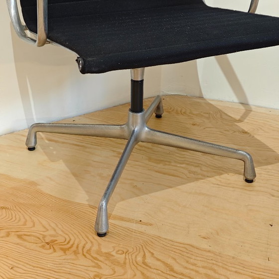 Image 1 of Sedie da ufficio Vitra Eames EA 112