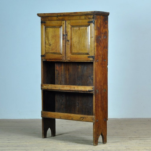 Cabinet en châtaignier espagnol, vers 1800