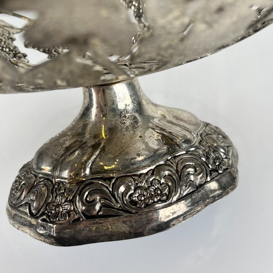 Openwork metal bowl with vine leaf and grape motif, 20th century. – Decorative Objects, Vintage (photo 9 of 11)