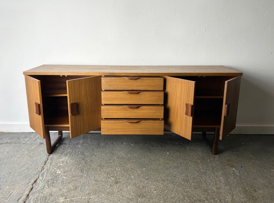 Image 1 of Credenza in laminato stile Mid-Century degli anni '60 di Europa Furniture