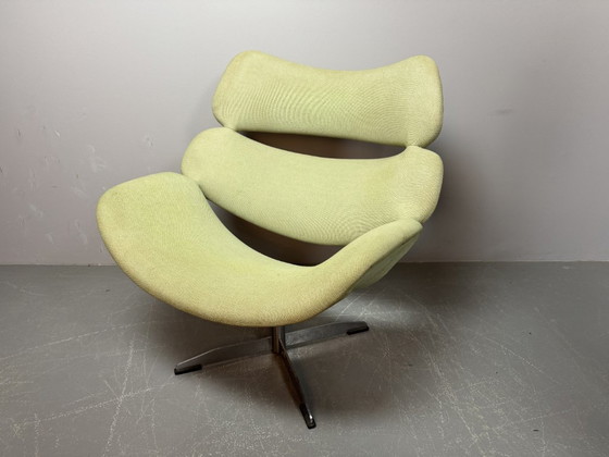 Image 1 of Mid-Century Spacious Easy Lounge Chair in Mint Green Fabric Upholstery and Aluminium Pedestal Designed by Enrico Walles.