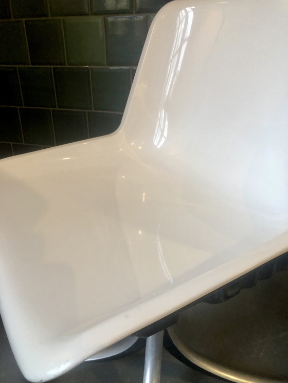 Image 1 of Tecno Modus swivel bucket seat