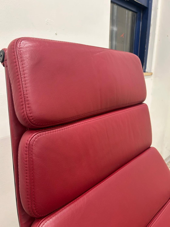 Image 1 of Vitra | Eames | Ea222 | Rood