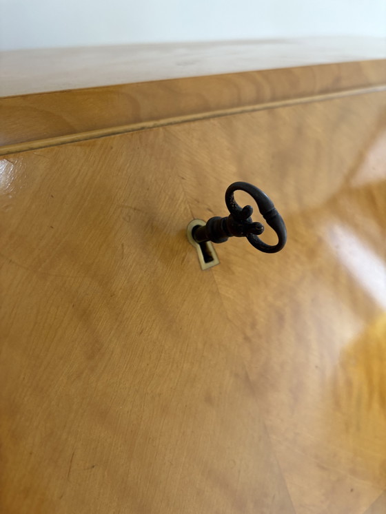 Image 1 of Sekretärin