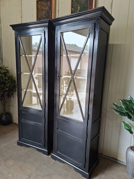 Image 1 of Mobile alto orientale, utilizzabile come vetrina, credenza, libreria, presenta lievi segni del tempo, dimensioni 80x45 cm e alte