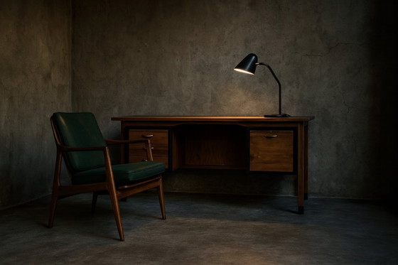 Image 1 of Großer dänischer Schreibtisch im Mid-Century-Stil aus braunem Teakholz, 1960er Jahre