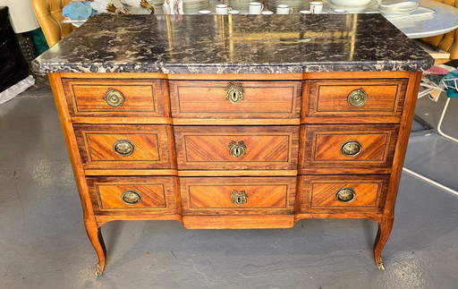 Commode uit de overgangsperiode, midden 18e eeuw