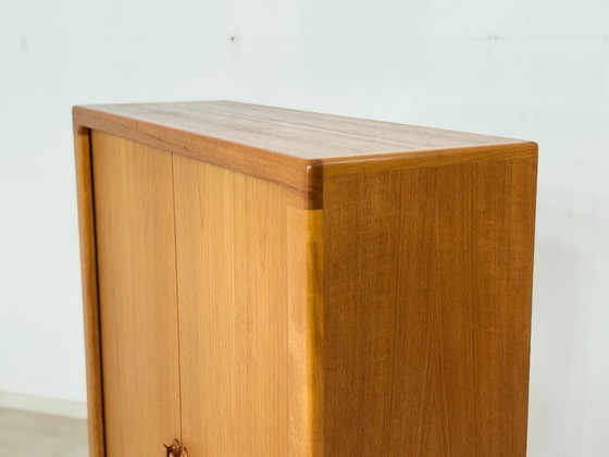 Image 1 of Drylund teakhouten kast / Linnenkast met lamellendeur / Vintage dressoir