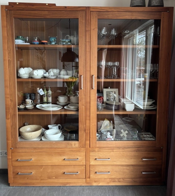 Image 1 of Servieskast notenhout