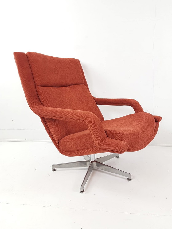 Image 1 of Vintage Artifort fauteuil F140 Harcourt nieuw gestoffeerd