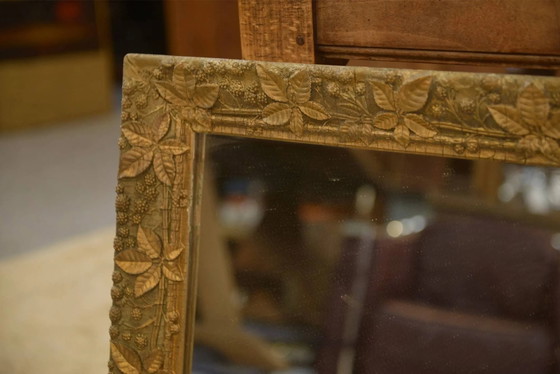 19th-century mirror in wood and stucco with floral decoration. (photo 4 of 7)