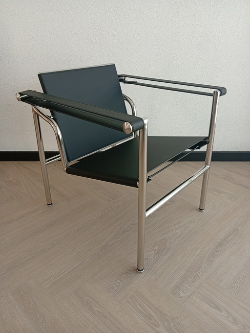 Black Le Corbusier Lc1 faux leather replica