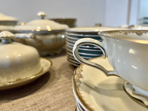 Service de vaisselle en porcelaine Hutschenreuther (crème/blanc avec bordure dorée)