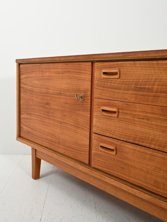 Image 1 of Credenza vintage in noce degli anni '60