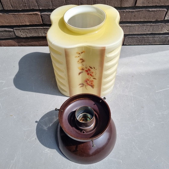 Image 1 of Deckenleuchte aus den 1930er/40er Jahren, mattiertes Glas mit Blumenmotiv, 28 cm/11 Zoll