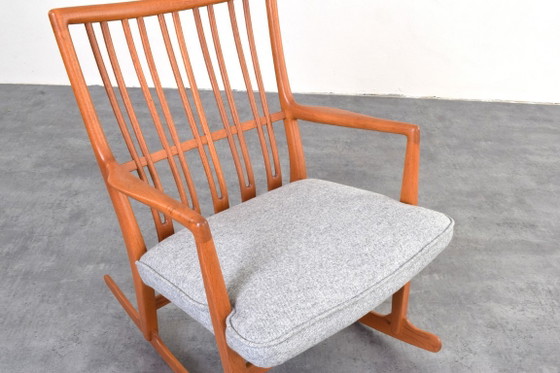 Schaukelstuhl ML33 von Hans J. Wegner für A/S Mikael Laursen, 1950er Jahre. – Hans Wegner, Schaukelstühle (photo 14 of 18)
