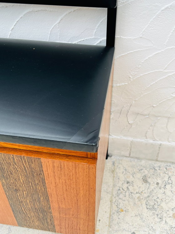 Image 1 of Vintage wandkast met opbergbankje uit de jaren 70.