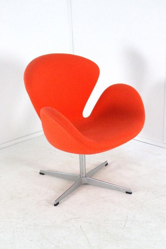 Image 1 of Fauteuil Imitation Swan Arne Jacobsen vintage