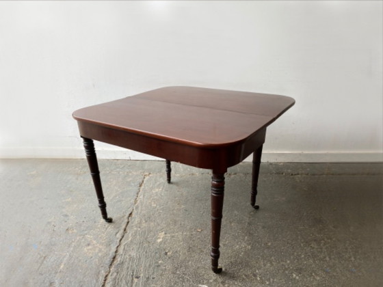 Image 1 of Table de salle à manger victorienne à rallonge en acajou avec pieds tournés et roulettes