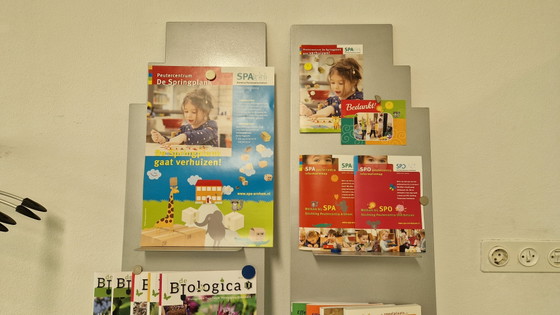 Image 1 of Unieke presentatie standaards / wandrek