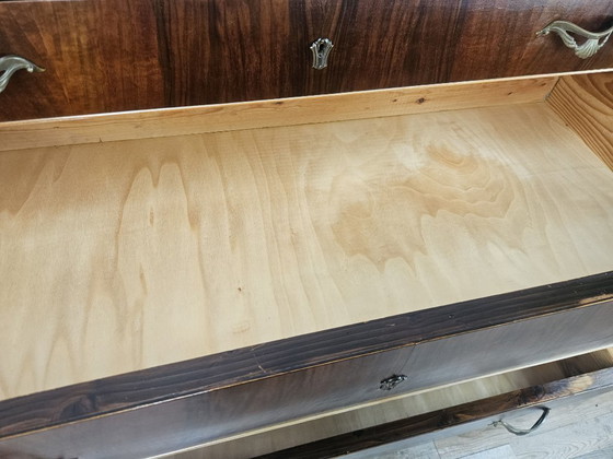 Image 1 of Commode des années 1950 en acajou et érable avec pieds laqués