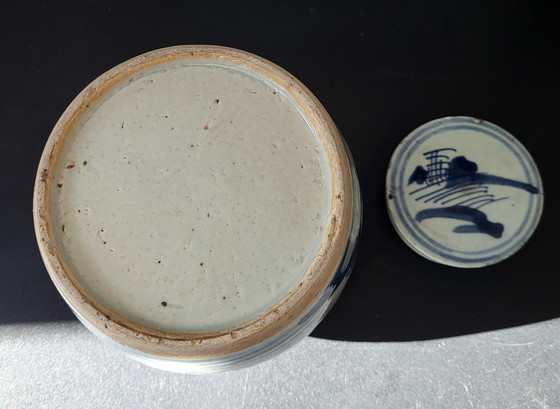 Image 1 of Chinese blue and white porcelain ginger jar with lid.