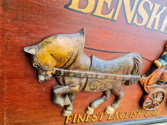 Image 1 of Insegna decorativa vintage in rilievo 3D in legno, realizzata a mano, della birra Benskins Ale.