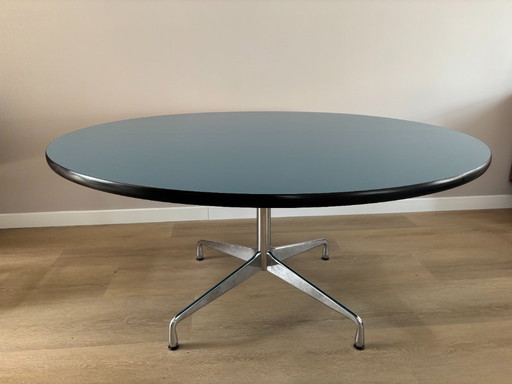 1x Vitra Eames ronde tafel Ø 150 cm