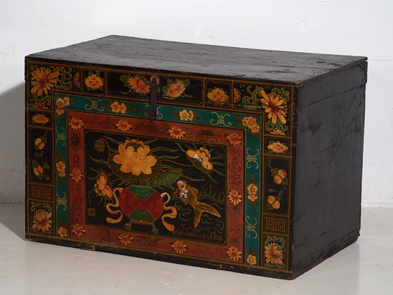 Antique Chinese painted trunk in pine wood – China, circa 1900 – Storage cabinet, Iron (photo 38 of 40)