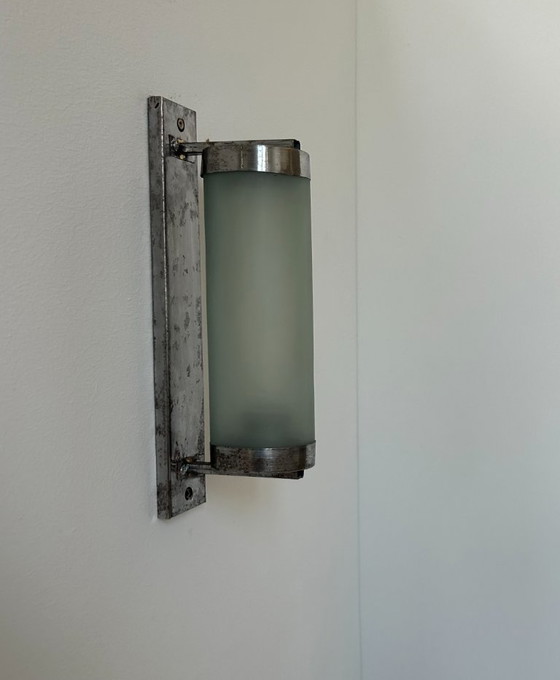 Image 1 of Lampada da parete tubolare vintage, cromo e vetro sabbiato, Francia 1940