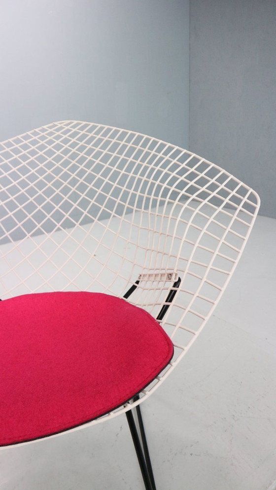 Image 1 of Silla Diamond de Harry Bertoia en metal blanco y negro y nuevos asientos años 60