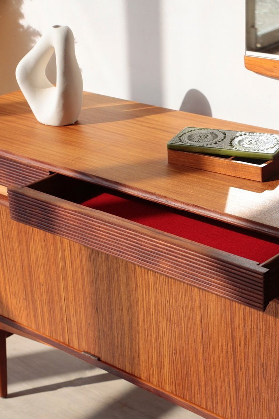 Image 1 of Scandinavisch teakhouten dressoir van Elliots of Newbury