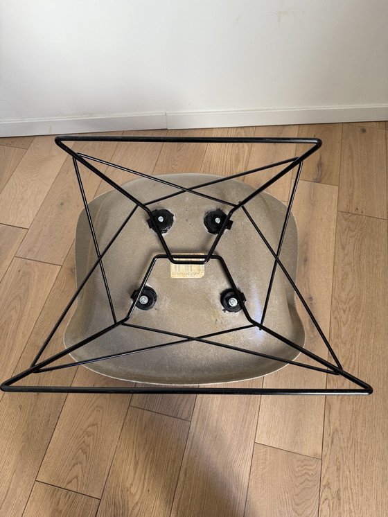 Image 1 of CUNA PARA GATOS CHARLES Y RAY EAMES HERMAN MILLER NO VITRA KNOLL