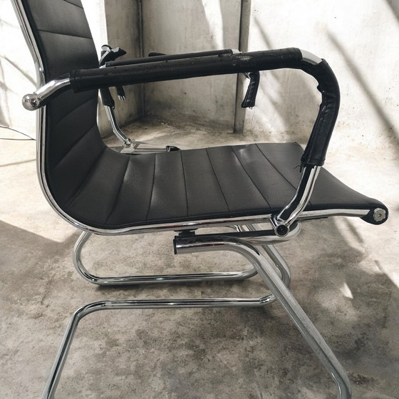 Image 1 of 4 x Visitor chairs/office chairs black-chrome