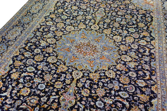 Image 1 of Hand-knotted Kashan cork oriental rug - 396 x 304 cm | finest cork wool, classic medallion & floral pattern
